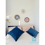 Seredino Navy Apartment- Modern Comfort In A Quiet Location, 5 Minutes To Old Town & Seaside