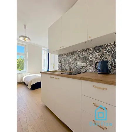 Seredino Navy Apartment- Modern Comfort In A Quiet Location, 5 Minutes To Old Town & Seaside Lägenhet *