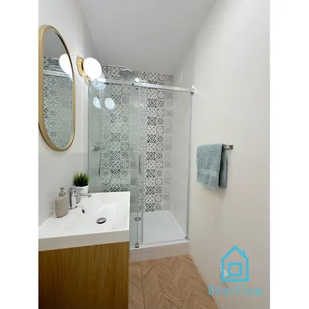 公寓 Seredino Navy Apartment- Modern Comfort In A Quiet Location, 5 Minutes To Old Town & Seaside