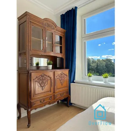 Seredino Navy Apartment- Modern Comfort In A Quiet Location, 5 Minutes To Old Town & Seaside 公寓 格但斯克