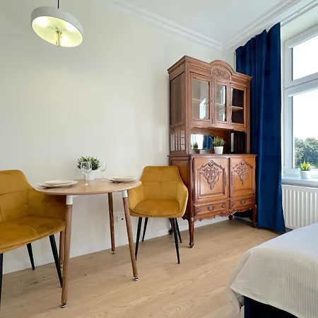 Lägenhet Seredino Navy Apartment- Modern Comfort In A Quiet Location, 5 Minutes To Old Town & Seaside