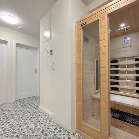 Lägenhet Seredino Navy Apartment- Modern Comfort In A Quiet Location, 5 Minutes To Old Town & Seaside *