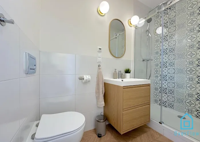 Seredino Navy Apartment- Modern Comfort In A Quiet Location, 5 Minutes To Old Town & Seaside *