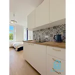 Seredino Navy Apartment- Modern Comfort In A Quiet Location, 5 Minutes To Old Town & Seaside Apartament *